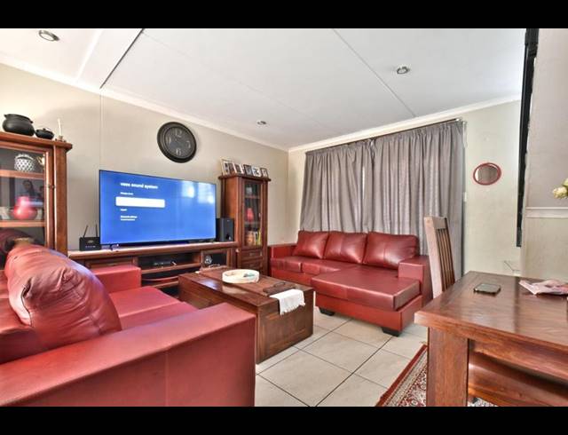 4 BEDROOM HOUSE FOR SALE IN LEOPARD’S REST